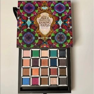 Limited Edition Alice in Wonderland Palette